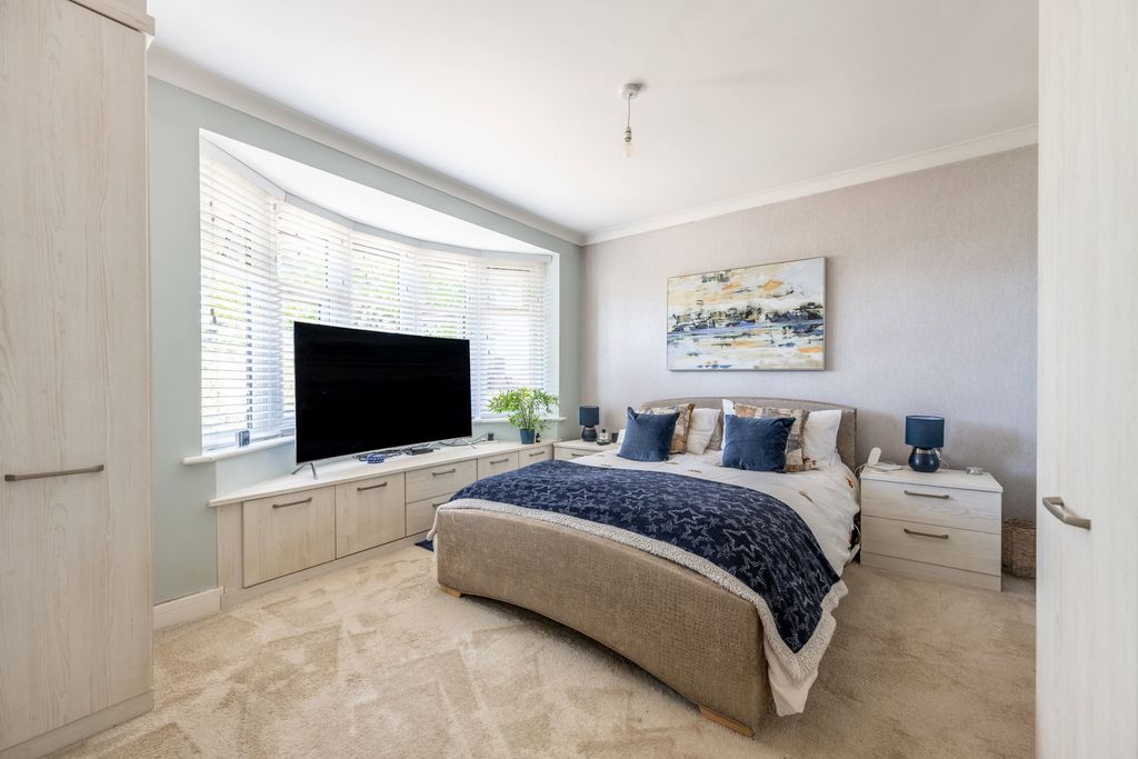 Property photo 3 of 30