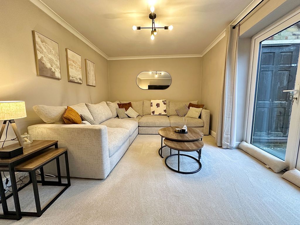 Property photo 3 of 23