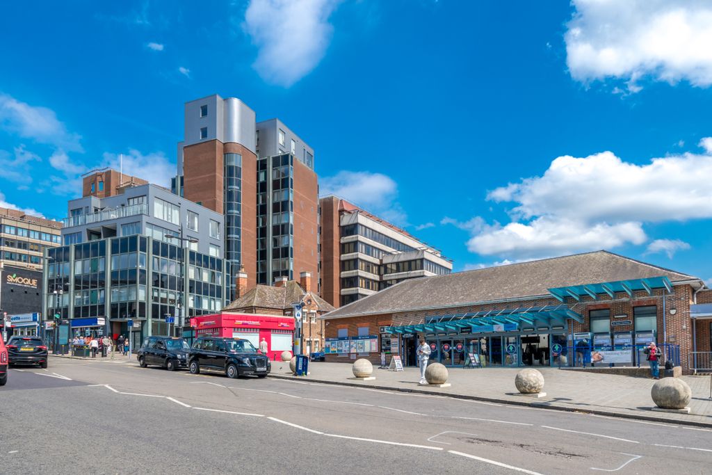 Property photo 2 of 21