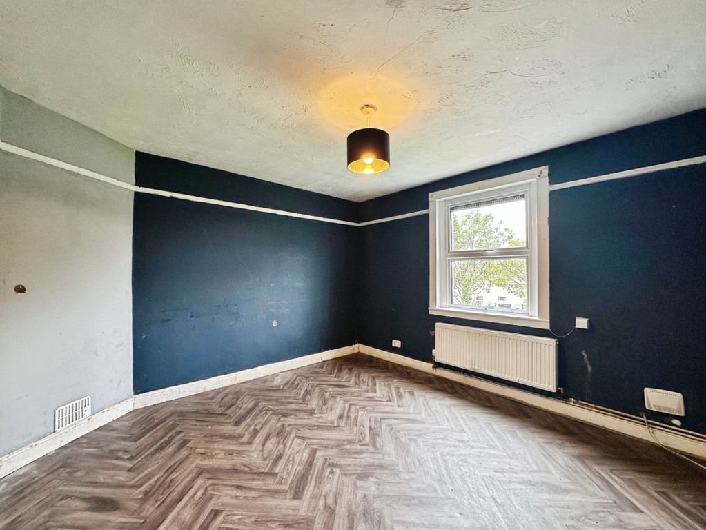 Property photo 2 of 17 5111913