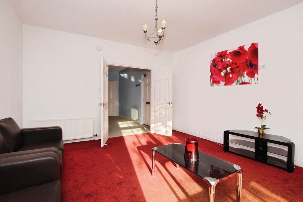 Property photo 3 of 19