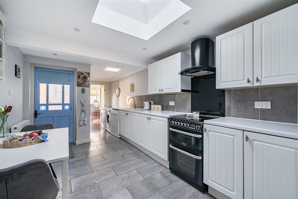 Property photo 3 of 23 1382950-17-69203Fc2A9d3d.Jpg