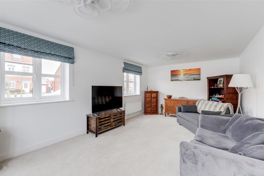 Property photo 3 of 31