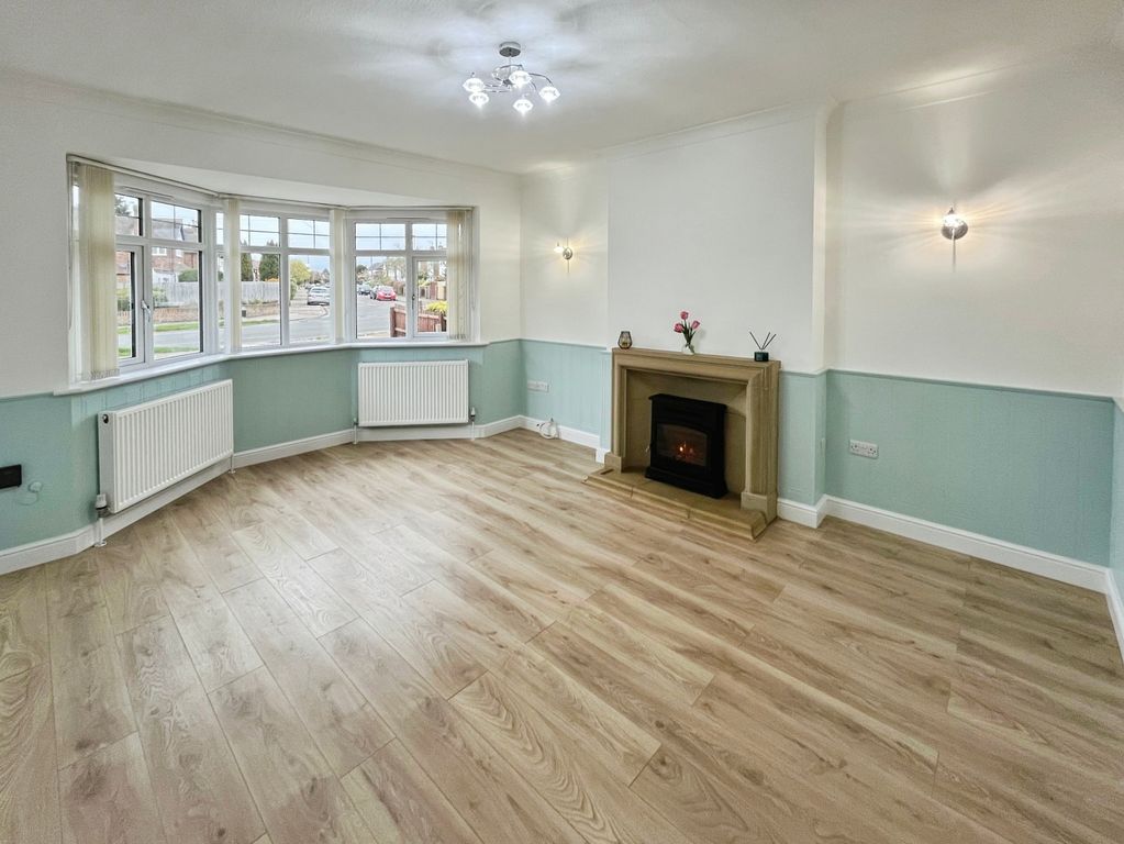 Property photo 2 of 23 Lounge