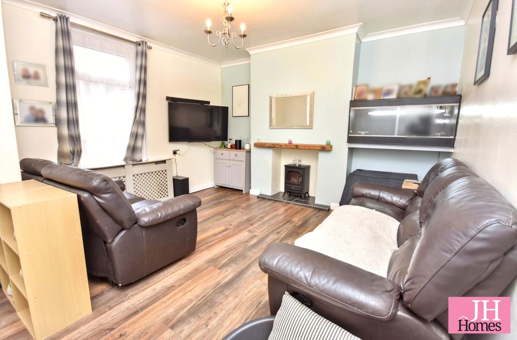 Property photo 2 of 16