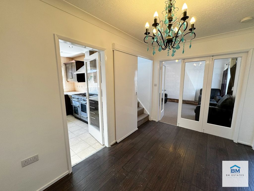 Property photo 2 of 11 Photo 9