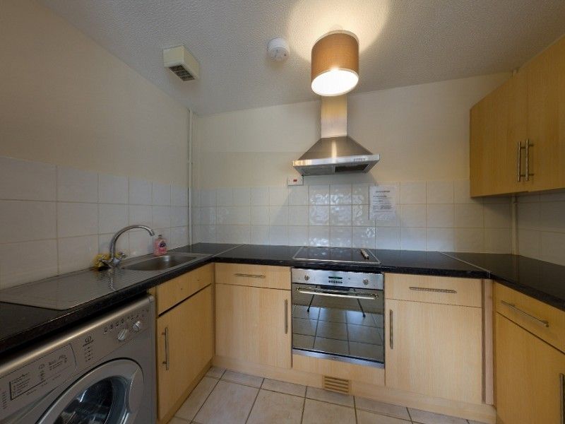 Property photo 2 of 7 Kitchen