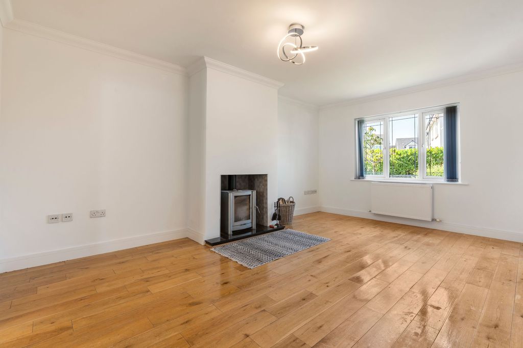 Property photo 2 of 30