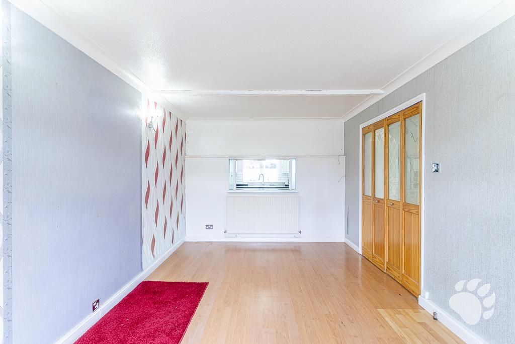 Property photo 3 of 19 Lounge