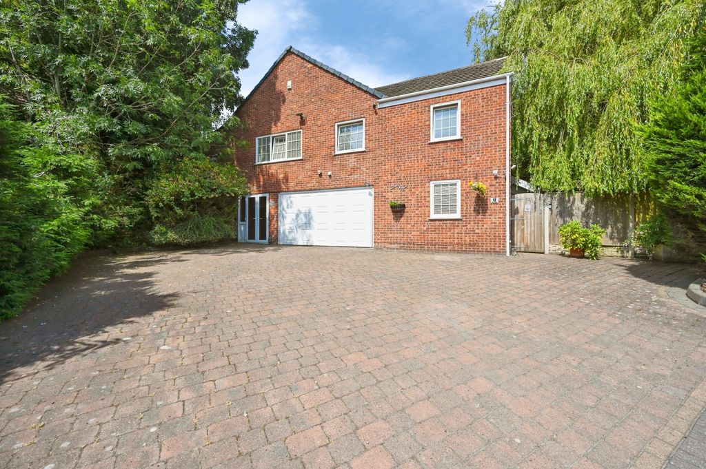 Property photo 1 of 35