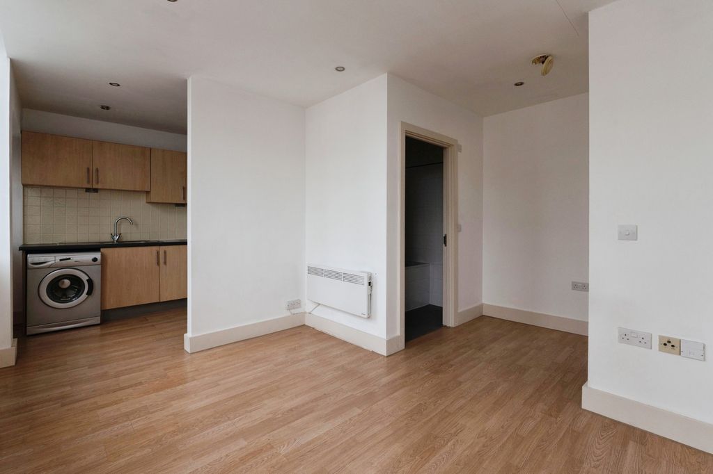 Property photo 3 of 14 Open Plan