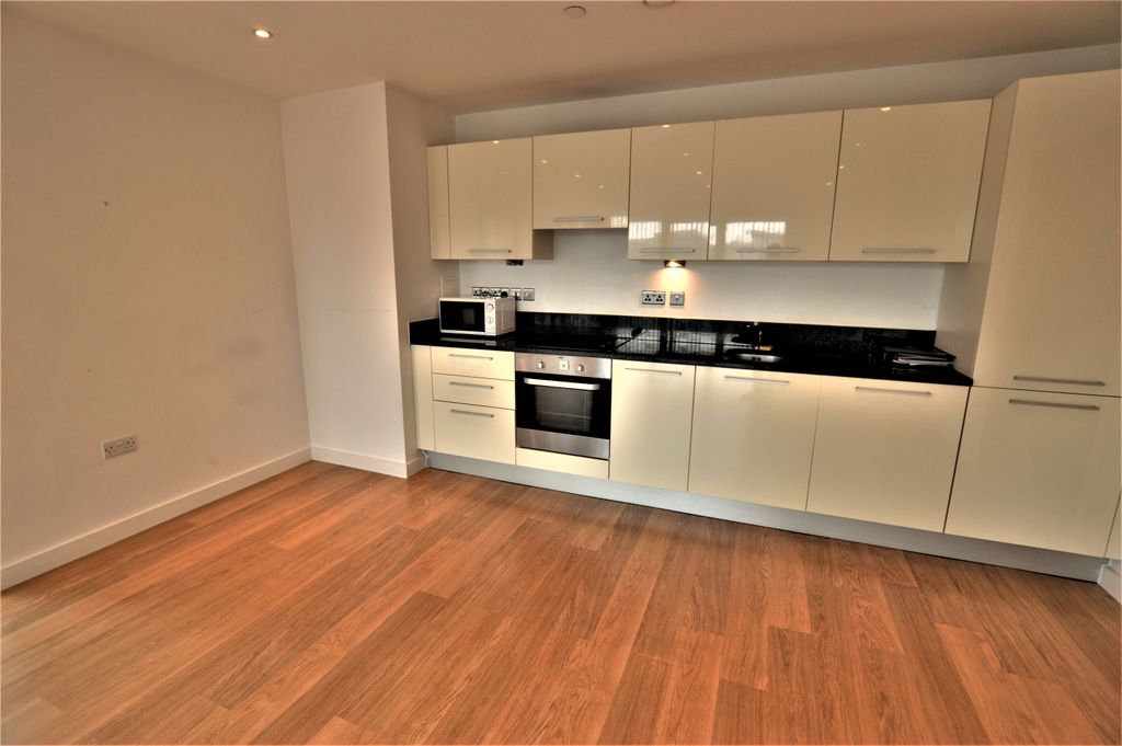 Property photo 2 of 6 Kitchen