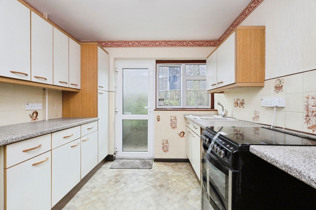 Property photo 3 of 14 Pbox-Img.Jpg