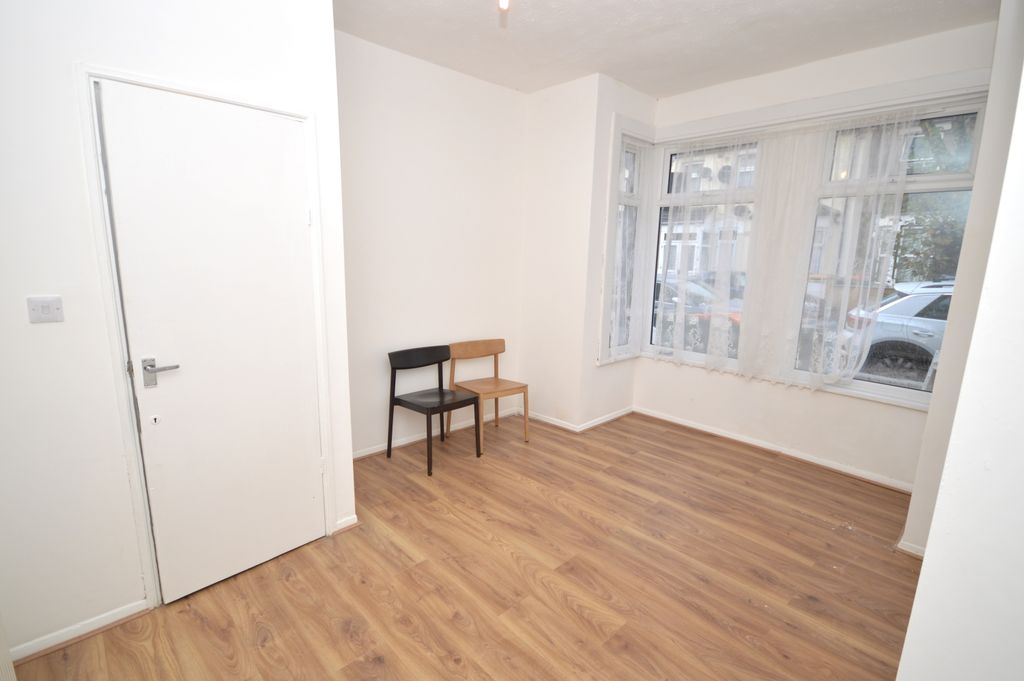 Property photo 1 of 8 1