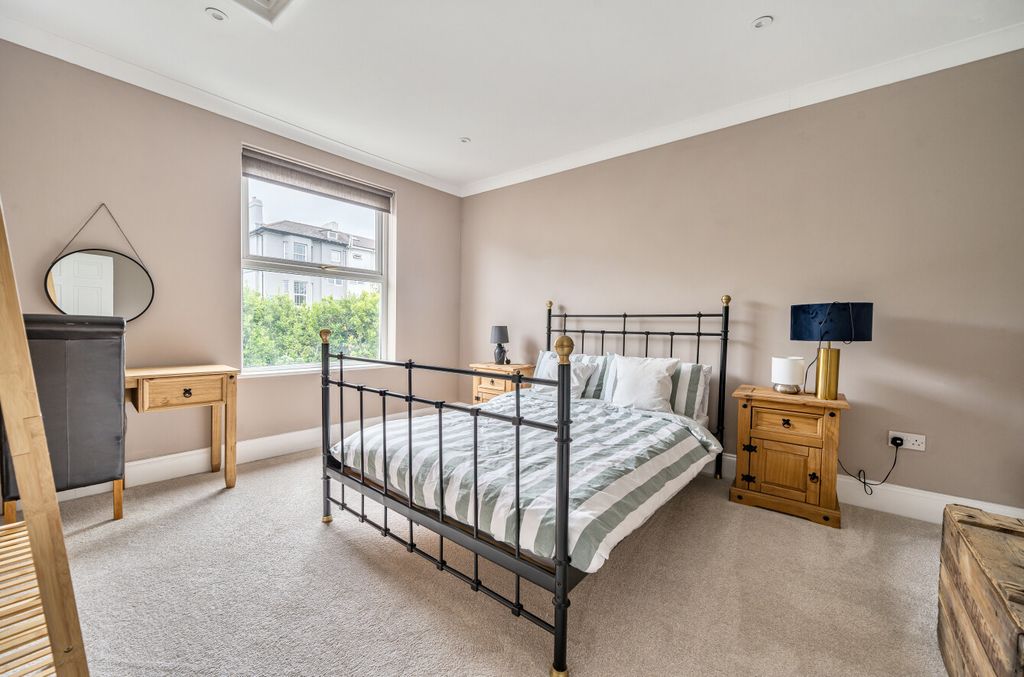 Property photo 3 of 21 3 - 1314987-9-685c378...