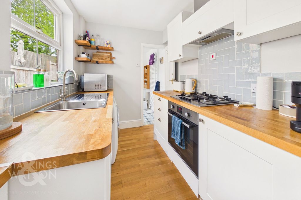 Property photo 3 of 18