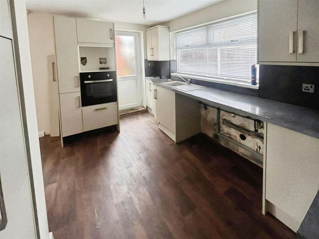 Property photo 2 of 16 Bfb06382-Photo-2025-10-31-10-23-07.Jpg