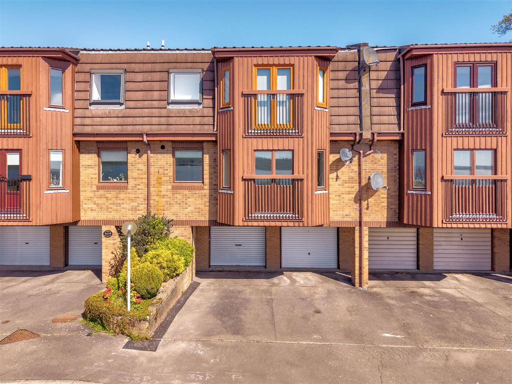 Property photo 1 of 21 8 Ogilvy Court Bf-18.Jpg