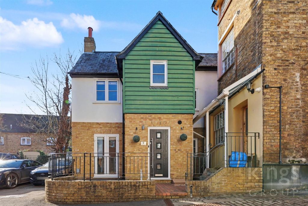 Property photo 2 of 12