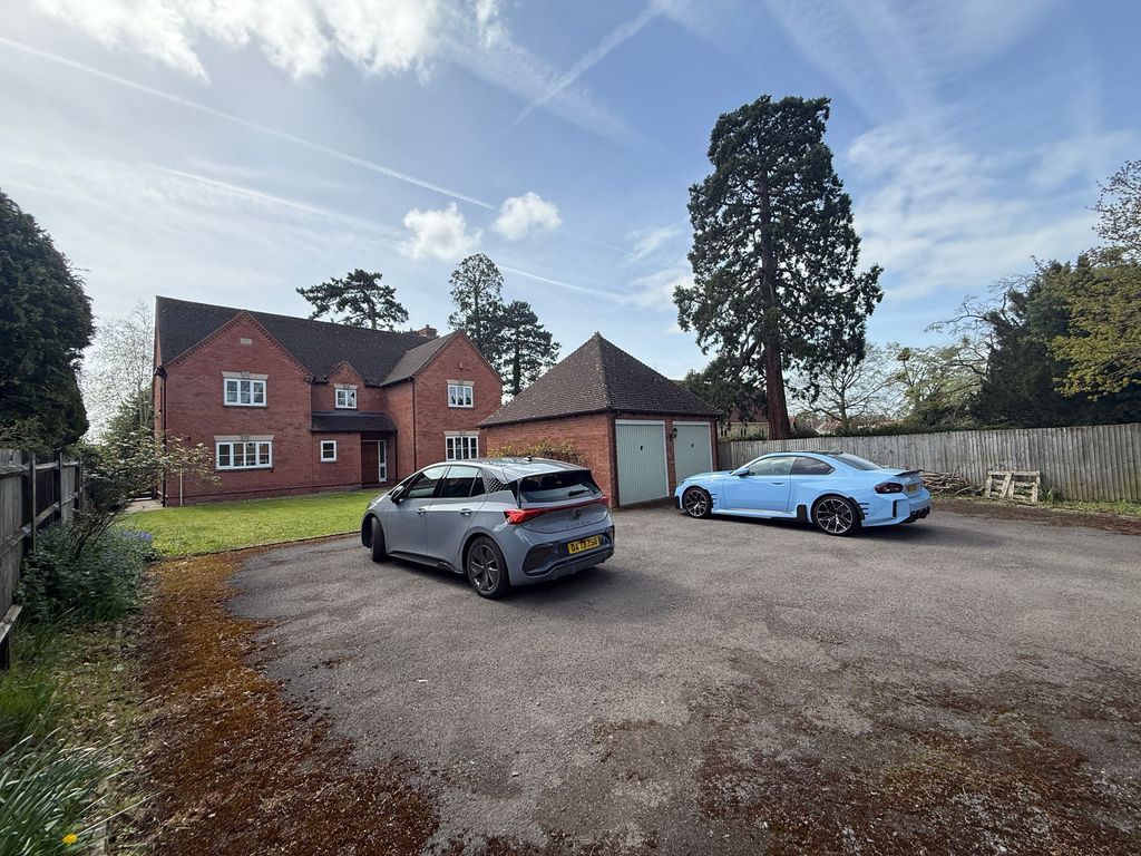 Property photo 2 of 18