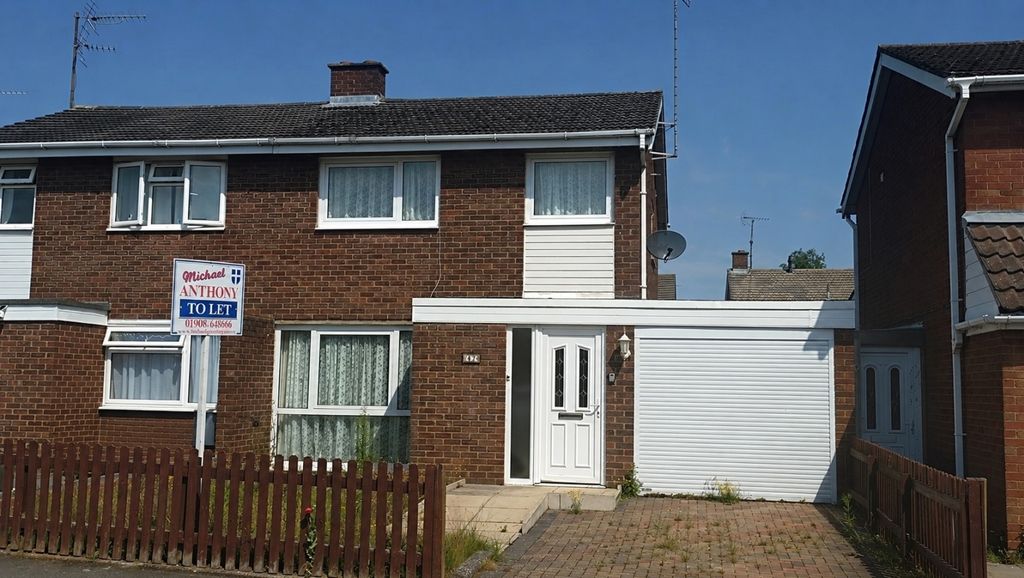 Property photo 1 of 14 47 Frensham