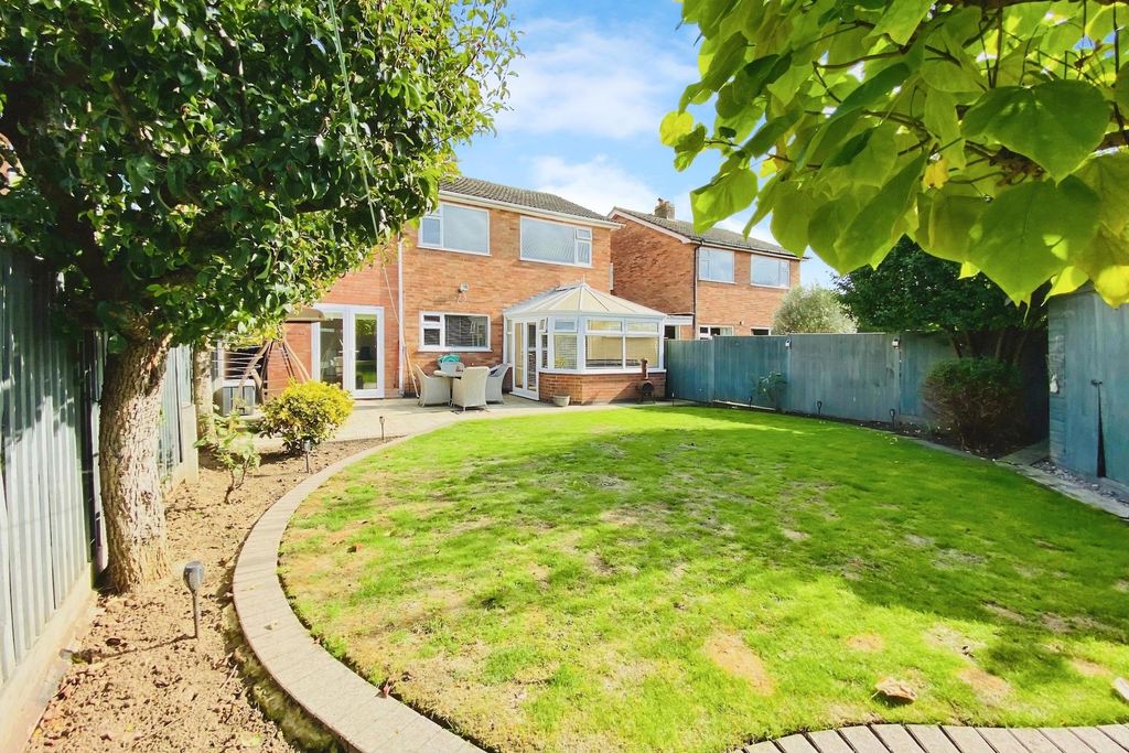 Property photo 2 of 21