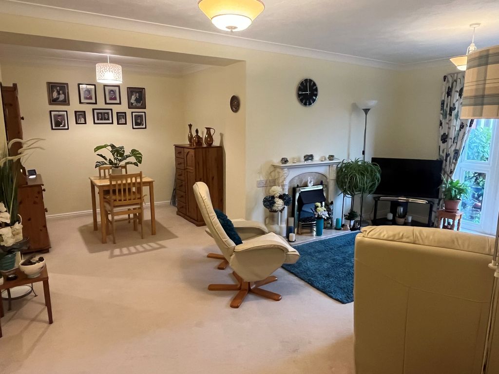Property photo 2 of 12