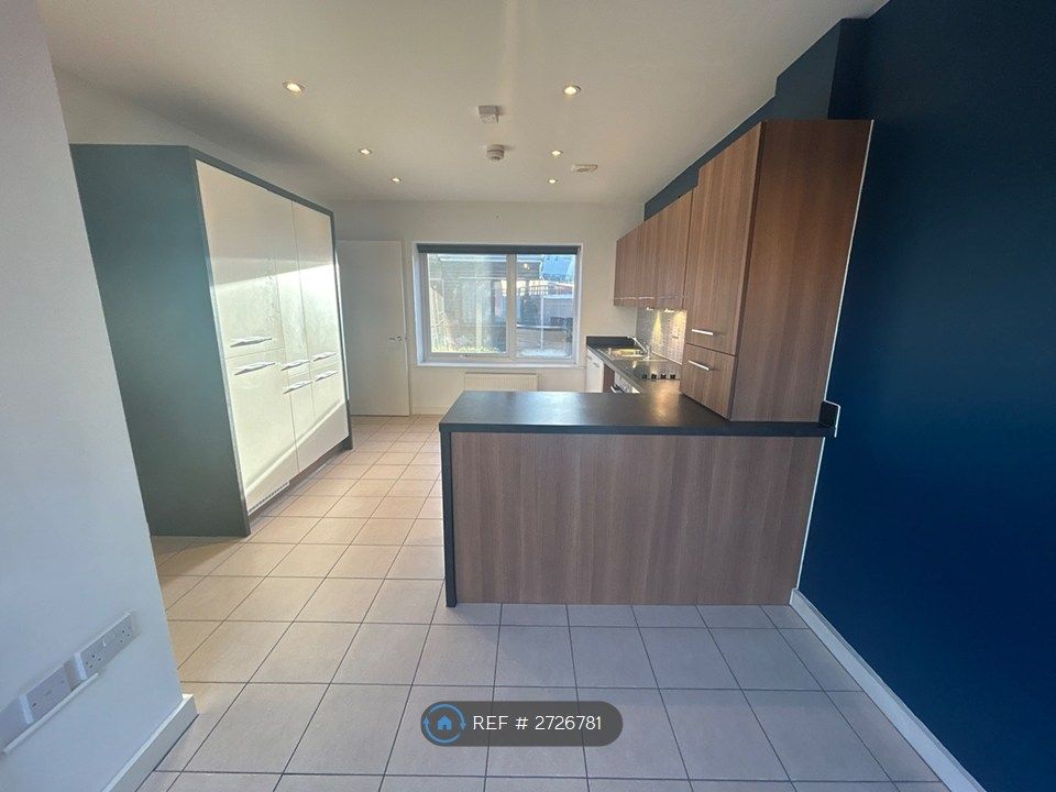 Property photo 3 of 18 Living/Dining/Kitchen