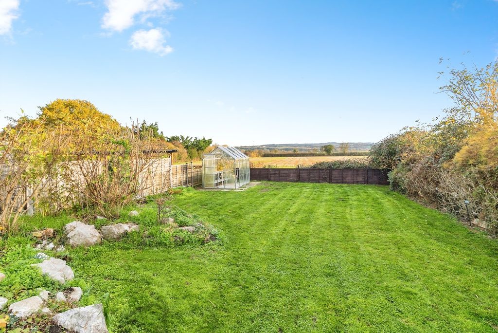 Property photo 2 of 16 Photo