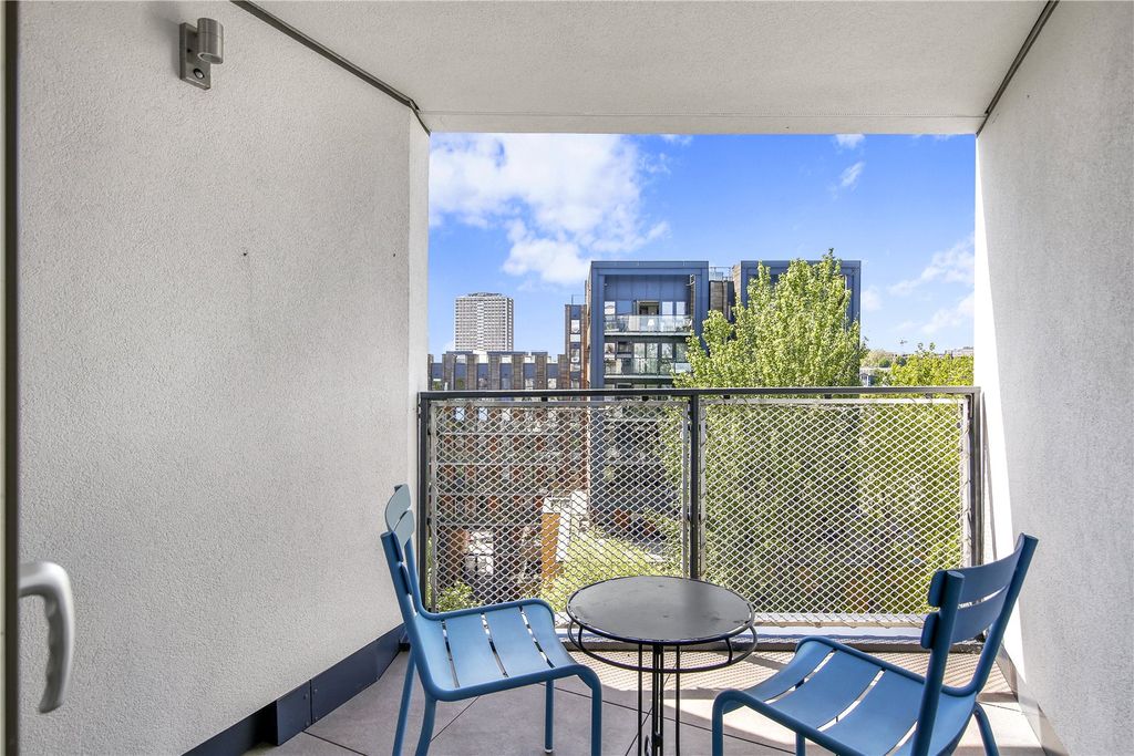 Property photo 3 of 20 Picture No. 16