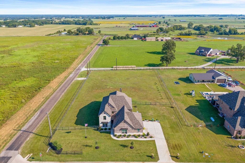 Property photo 1 of 31