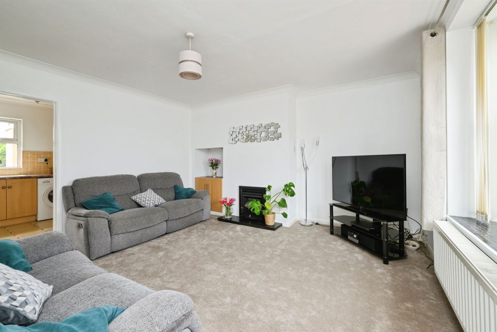 Property photo 3 of 12