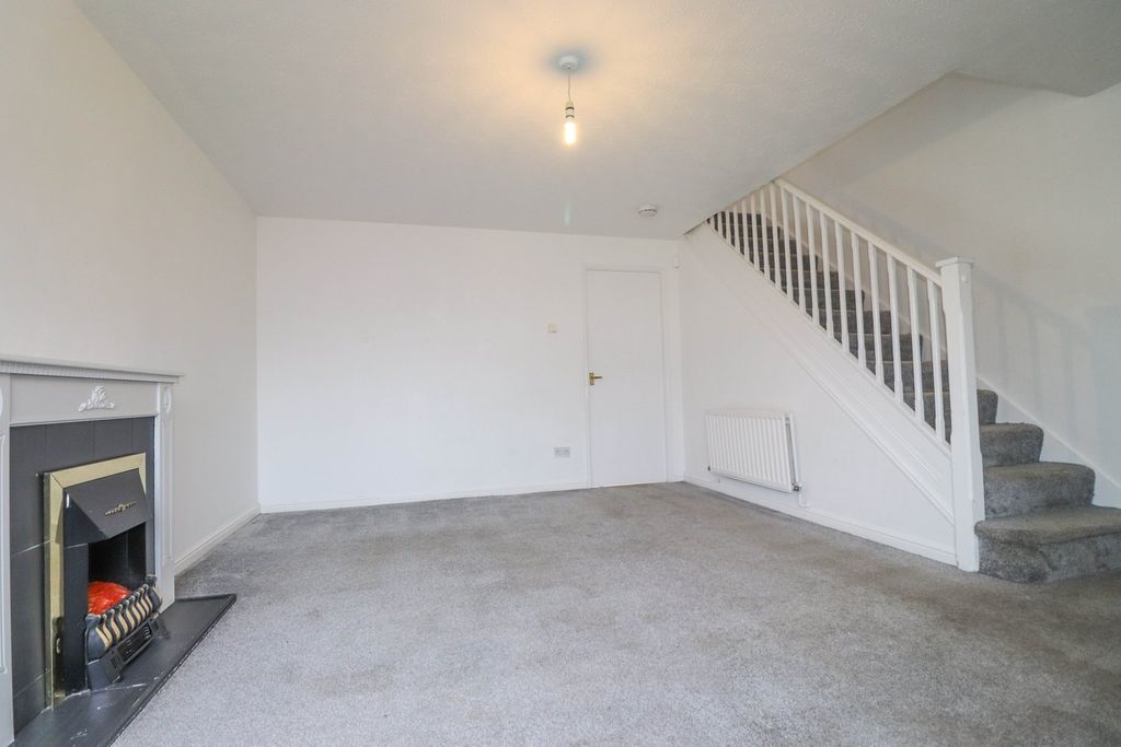 Property photo 3 of 14 Lounge