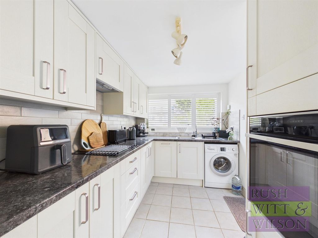 Property photo 3 of 24