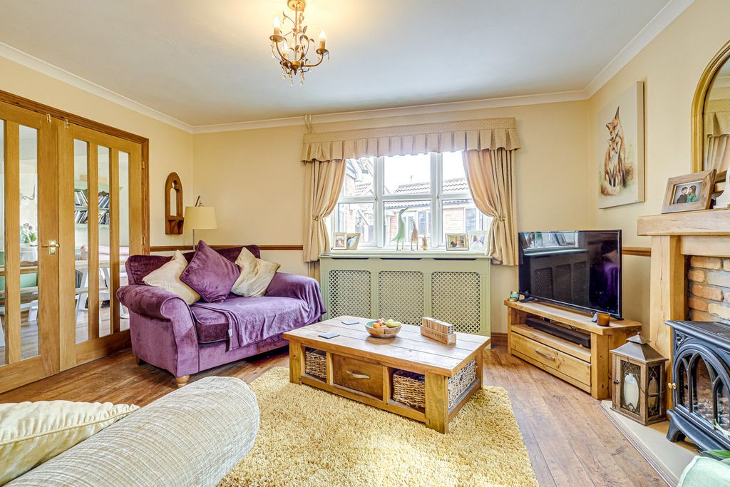 Property photo 3 of 27