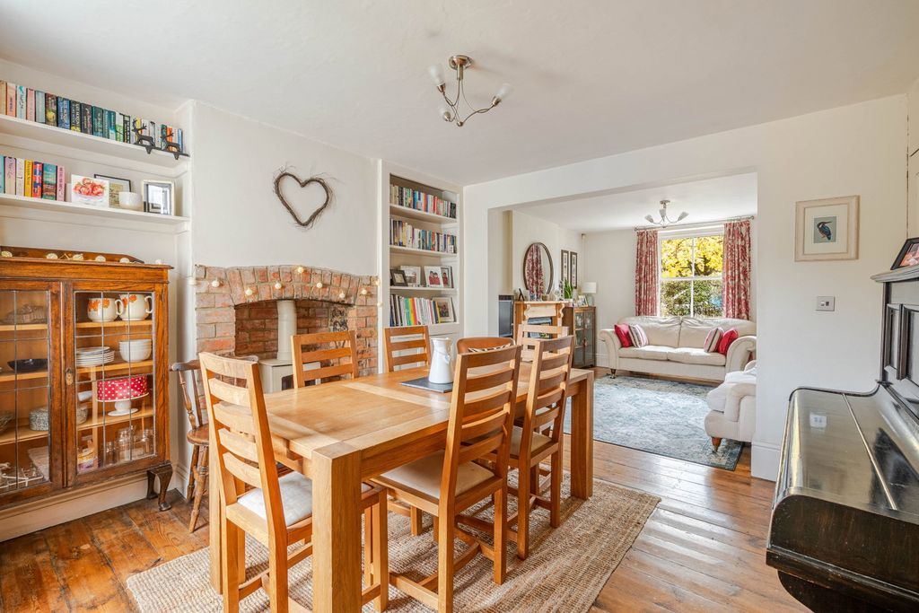 Property photo 2 of 13