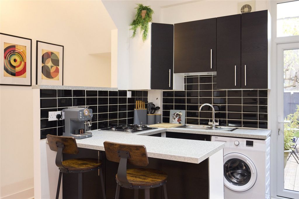 Property photo 3 of 8 Picture No. 08