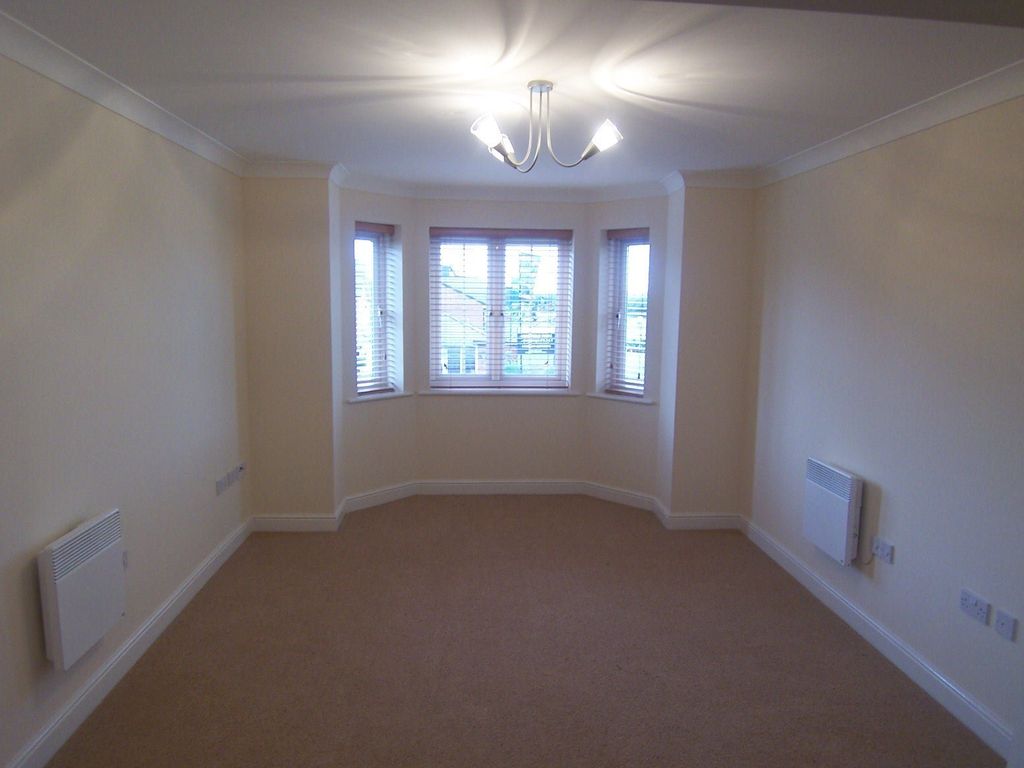 Property photo 3 of 6 Lounge