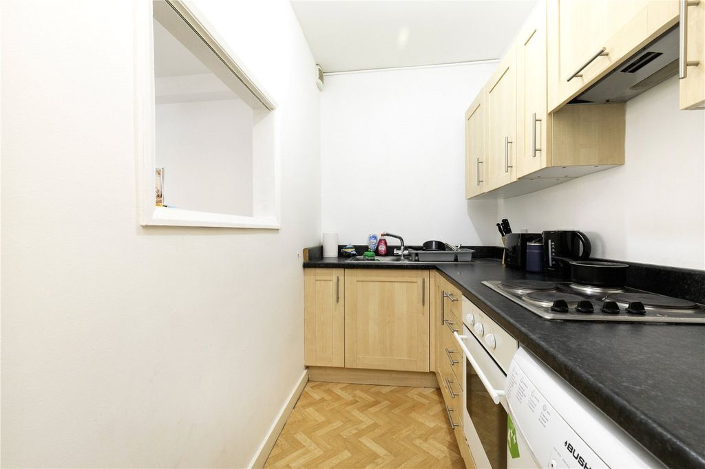 Property photo 2 of 11 Kitchen