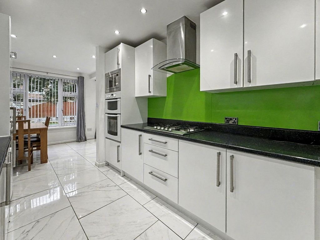 Property photo 3 of 26