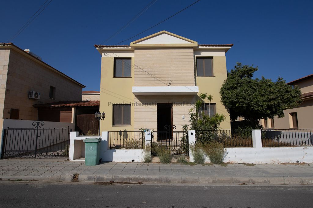 Property photo 3 of 37