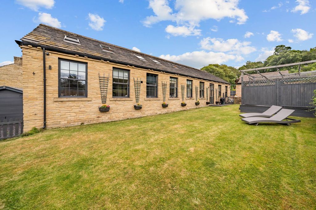 Property photo 1 of 53