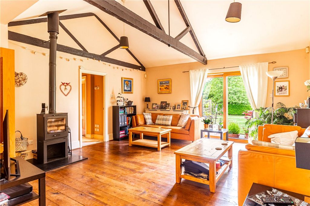 Property photo 2 of 21 Living Room