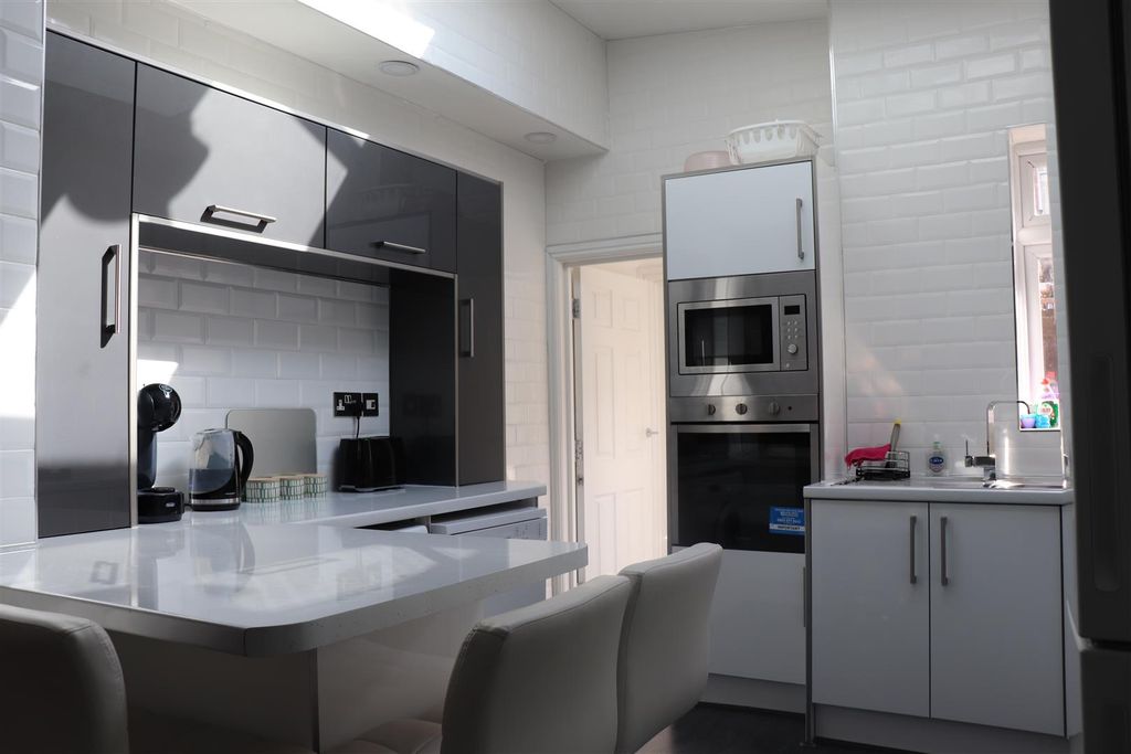 Property photo 1 of 13 Kitchen