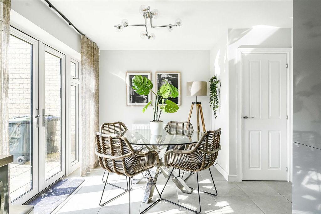 Property photo 2 of 21 11_49027.Jpg