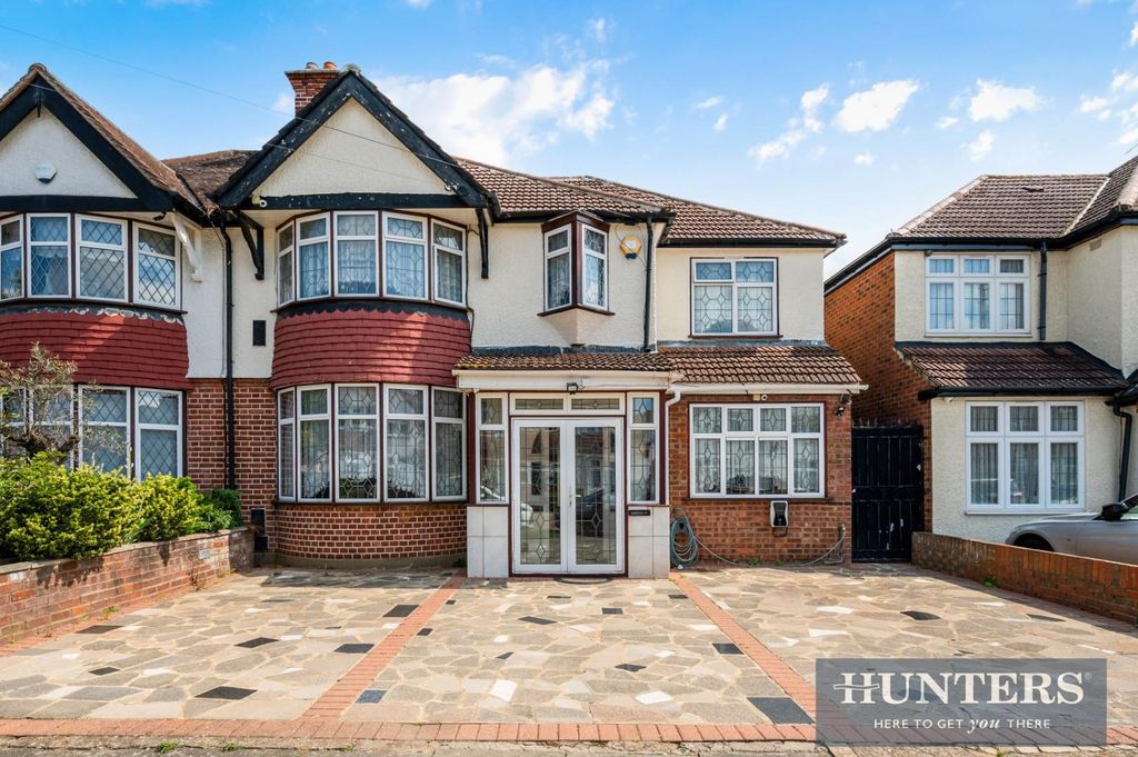 Property photo 1 of 15 Blossom Waye,  (16).Jpg