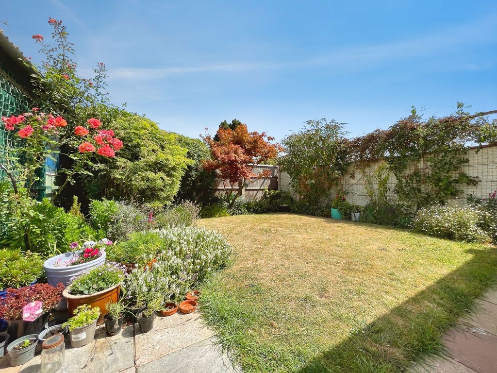Property photo 2 of 22