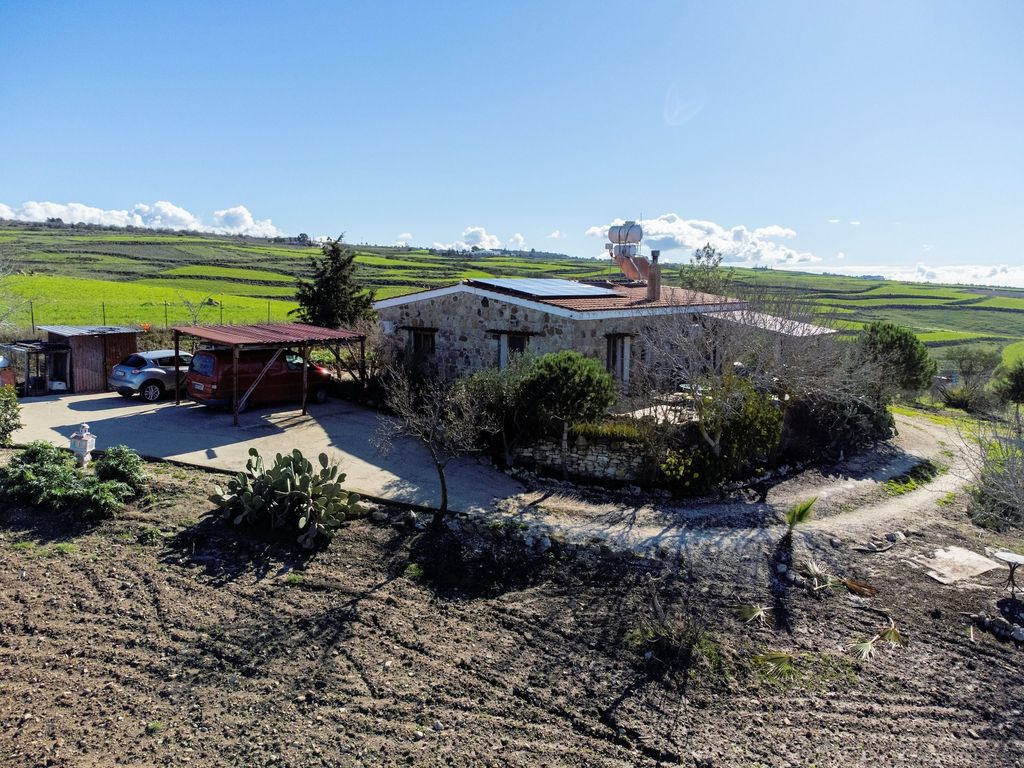 Property photo 2 of 37