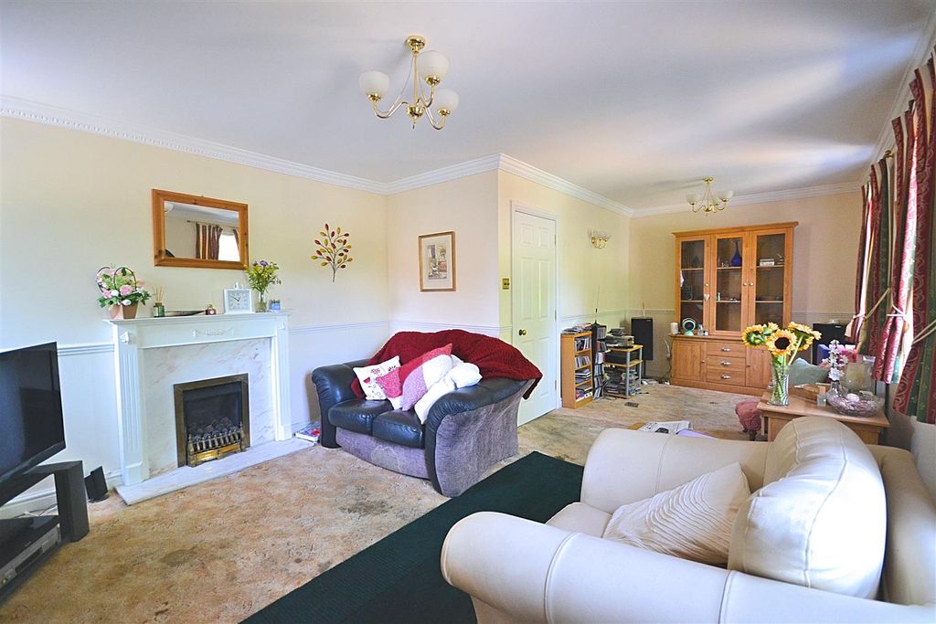 Property photo 2 of 21 16 (27).Png
