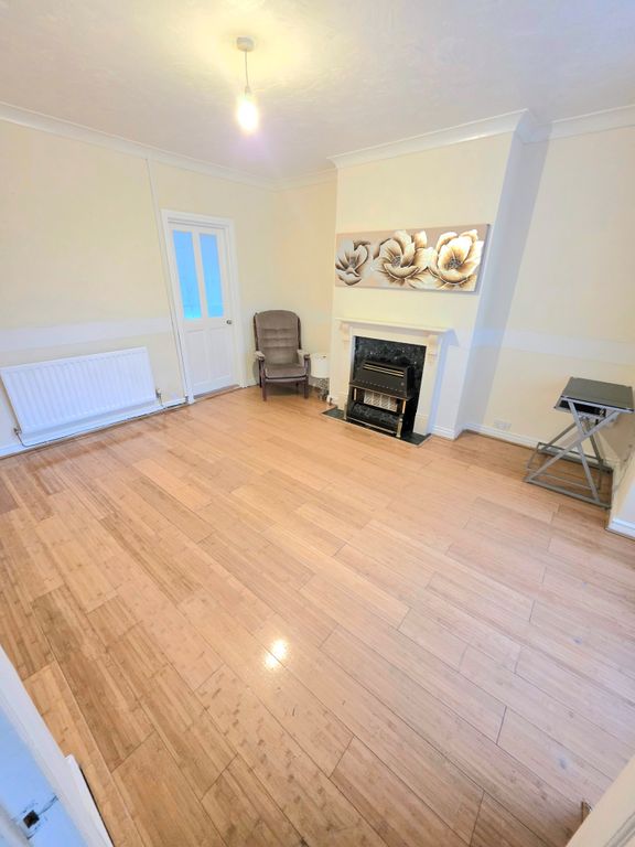 Property photo 2 of 25